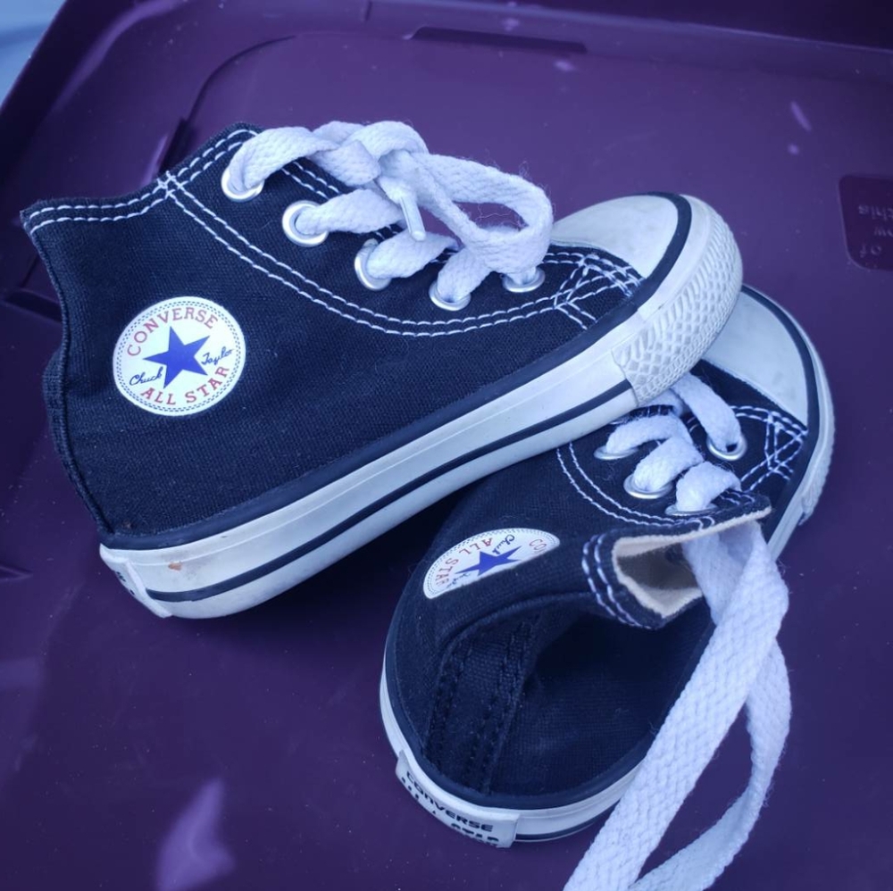 Kids converse